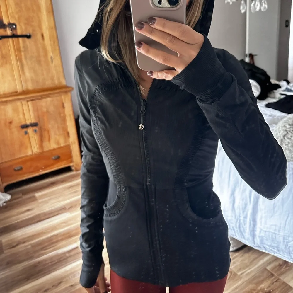 Lululemon Black Zip-Up Jacket - Picture 2 of 6